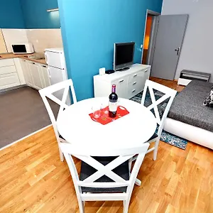 4* Bed & Breakfast Luxury Kadena
